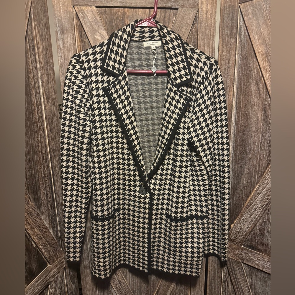 Max Studio Black and White Houndstooth Blazer